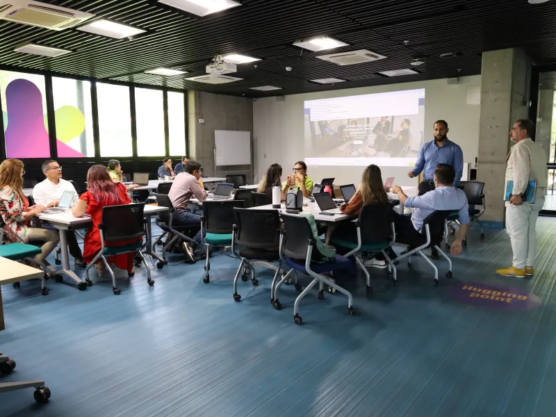 Centro Magis certifica a la primera cohorte de profesores en herramientas de IAGen